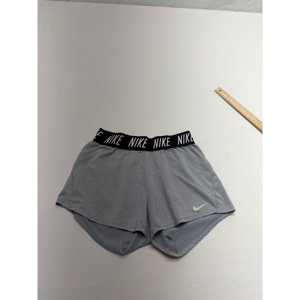 Nike Dri-FIT Womens Athletic Shorts Gray XS Petite Elastic Logo Waistband